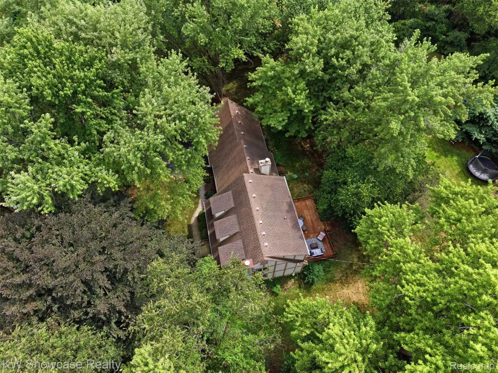 3360 Pleasant Valley Road Brighton Township, MI 48114