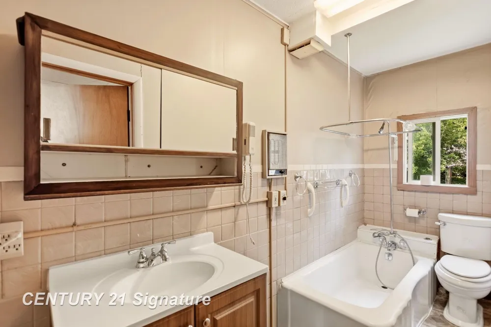 408 W Capitol Street Zilwaukee City, MI 48604