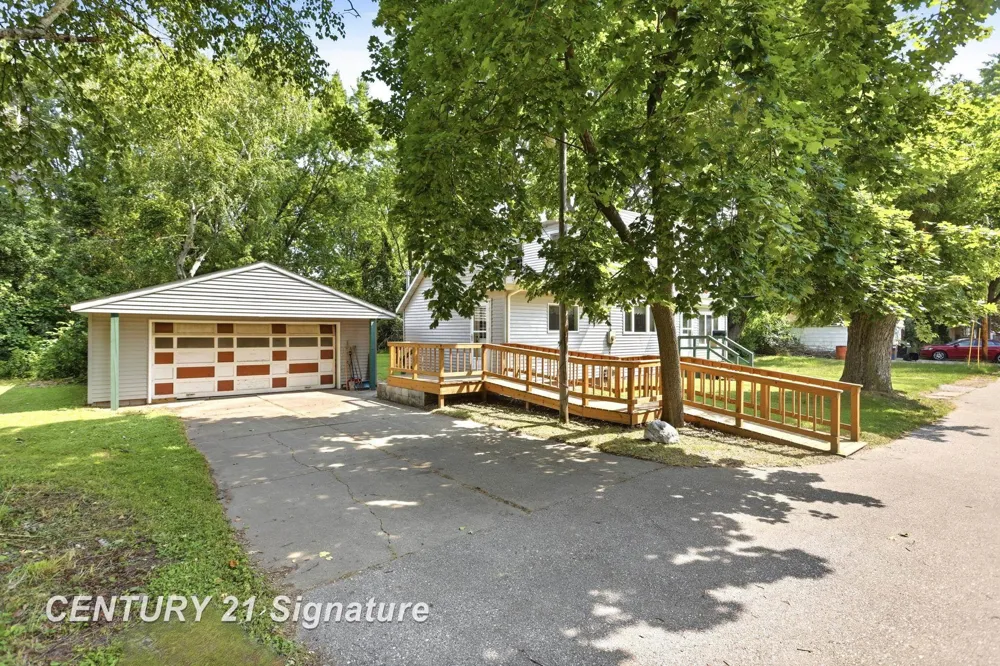 408 W Capitol Street Zilwaukee City, MI 48604