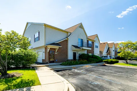 9621 Lakeside Drive