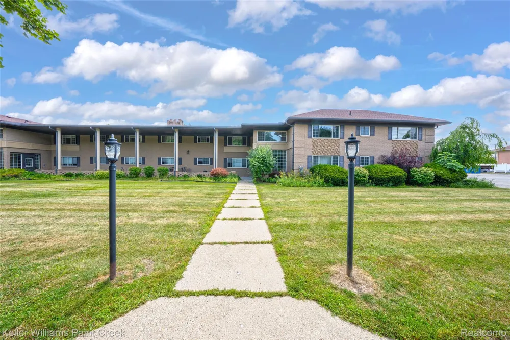 2311 Walton Boulevard #44 Rochester Hills City, MI 48309