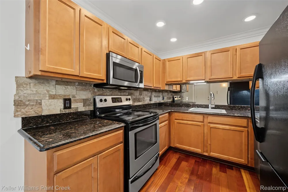2311 Walton Boulevard #44 Rochester Hills City, MI 48309