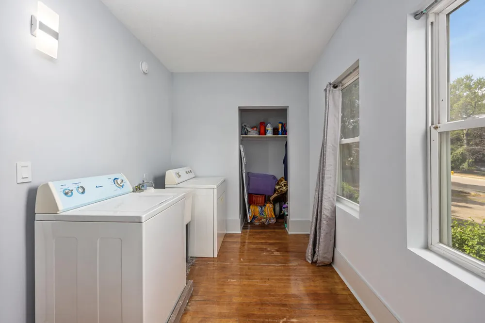 852 Leonard Street NE Grand Rapids City, MI 49503