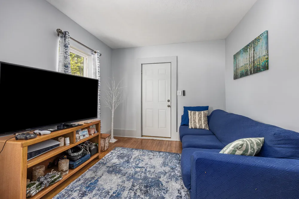 852 Leonard Street NE Grand Rapids City, MI 49503