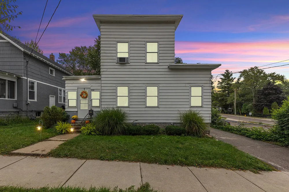 852 Leonard Street NE Grand Rapids City, MI 49503