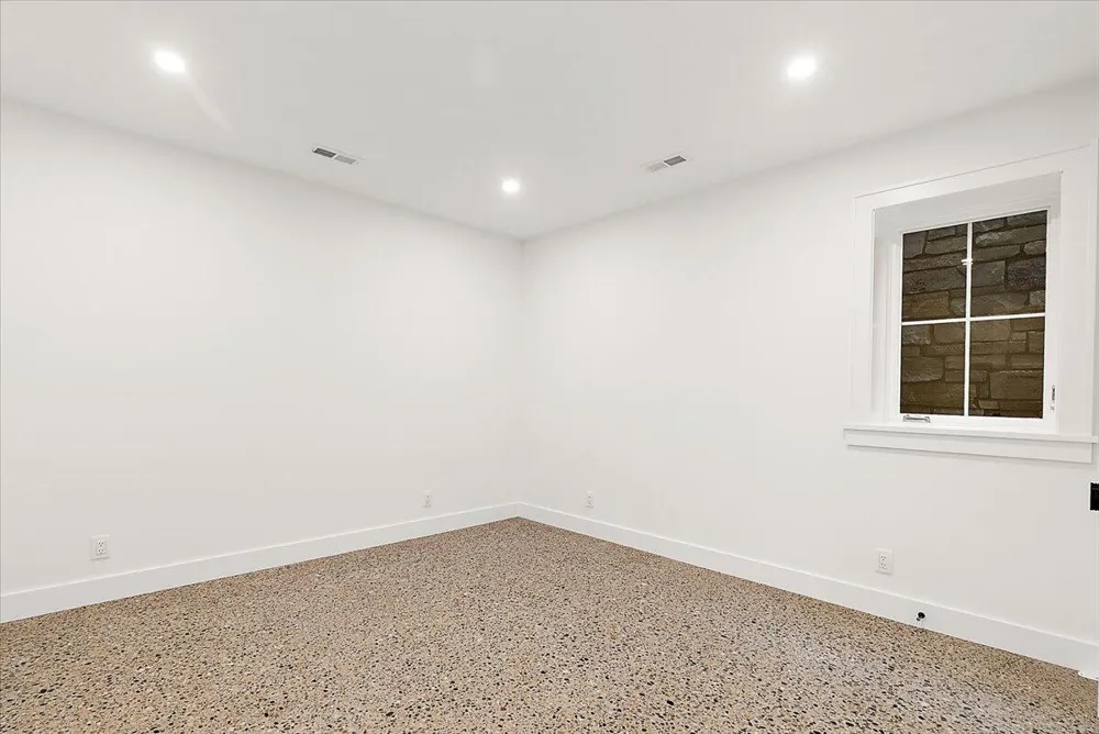 317 Lakeshore Drive Park Township, MI 49424