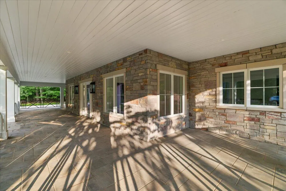 317 Lakeshore Drive Park Township, MI 49424