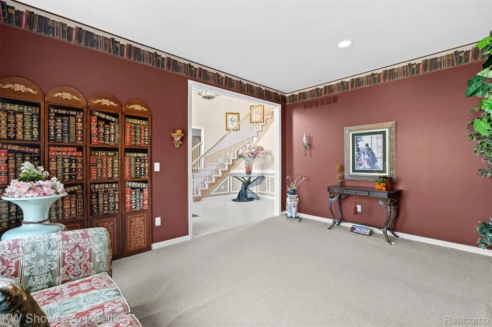2955 Ivy Hill Drive Commerce Charter Township, MI 48382