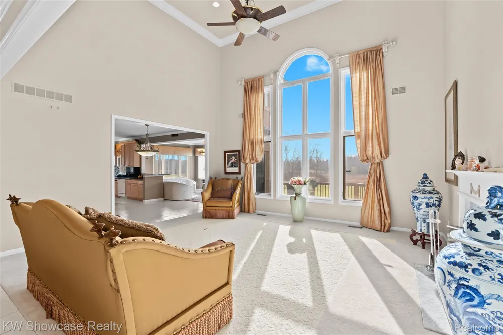2955 Ivy Hill Drive Commerce Charter Township, MI 48382