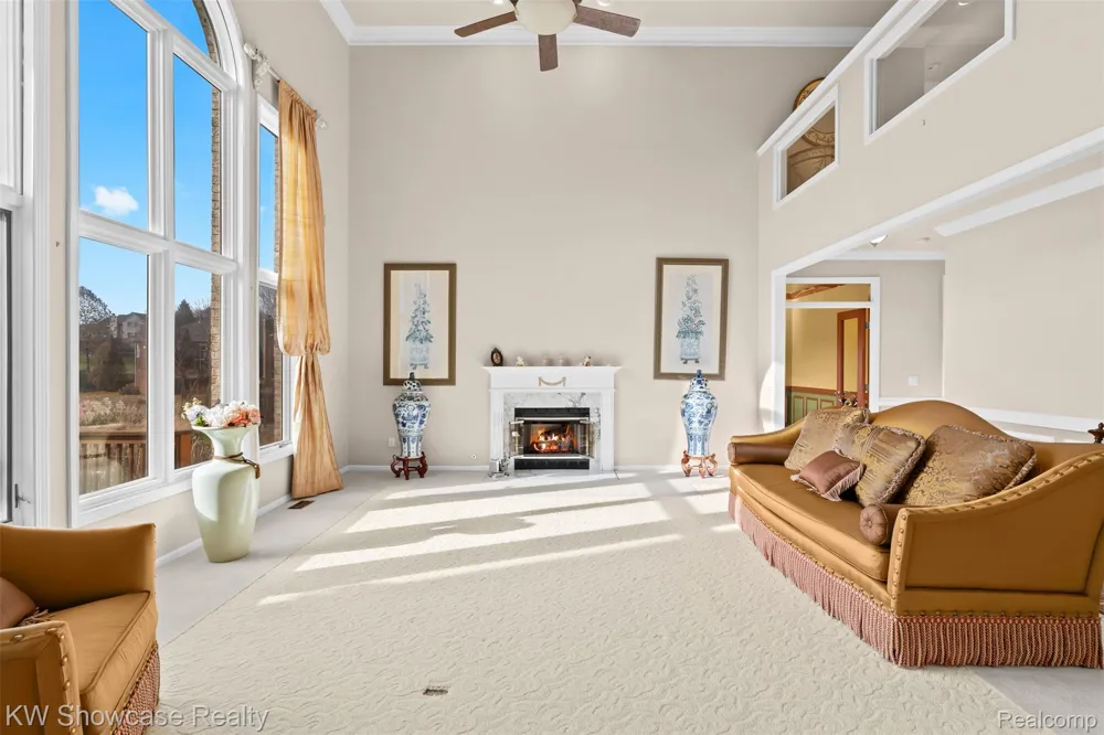 2955 Ivy Hill Drive Commerce Charter Township, MI 48382
