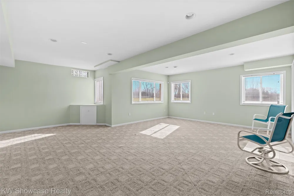 2955 Ivy Hill Drive Commerce Charter Township, MI 48382