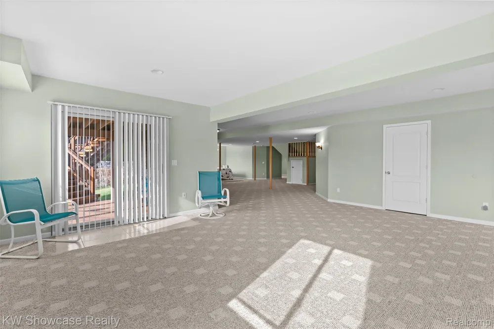 2955 Ivy Hill Drive Commerce Charter Township, MI 48382