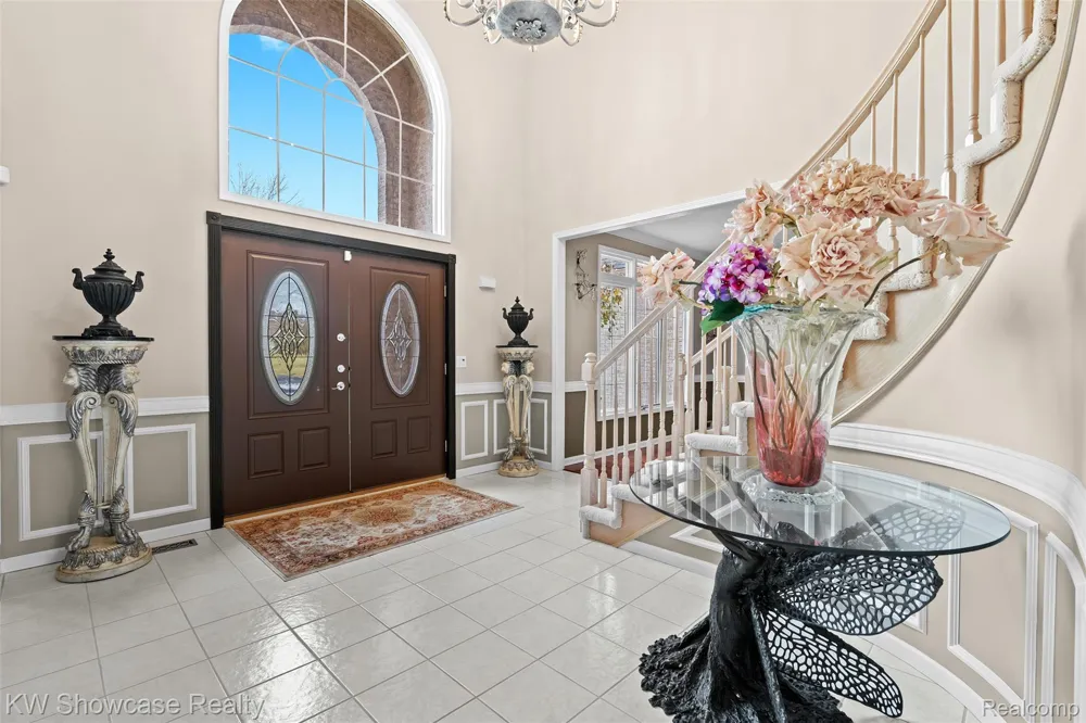 2955 Ivy Hill Drive Commerce Charter Township, MI 48382