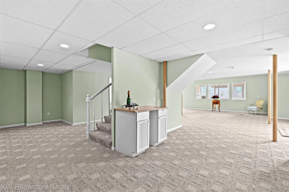 2955 Ivy Hill Drive Commerce Charter Township, MI 48382