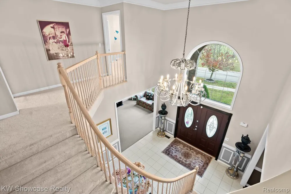 2955 Ivy Hill Drive Commerce Charter Township, MI 48382