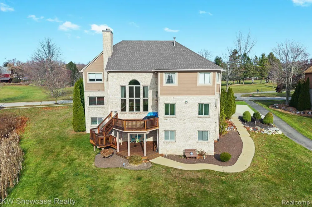 2955 Ivy Hill Drive Commerce Charter Township, MI 48382