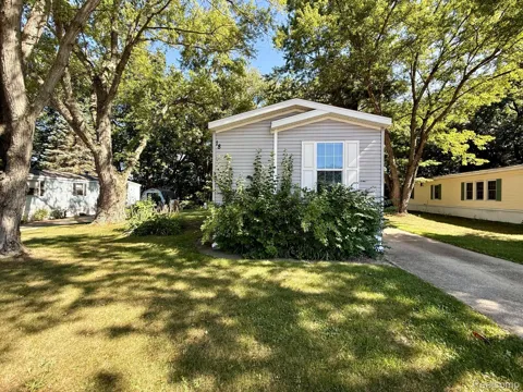10450 6 Mile Road #18