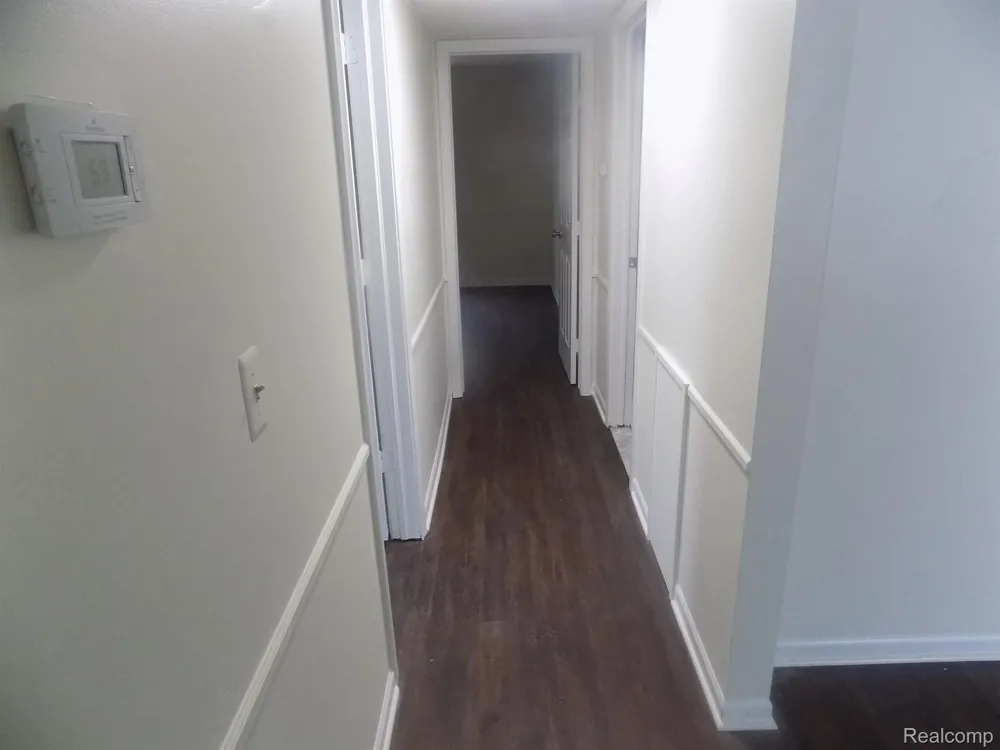 19121 WALDORF STREET Roseville City, MI 48066