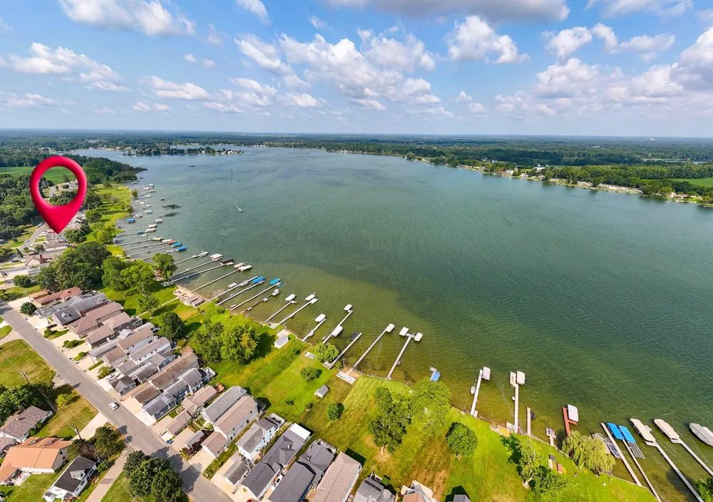 7705 S Indian Lake Drive Brady Township, MI 49097