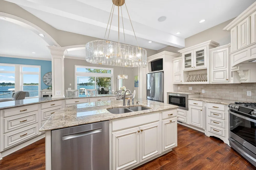 7705 S Indian Lake Drive Brady Township, MI 49097