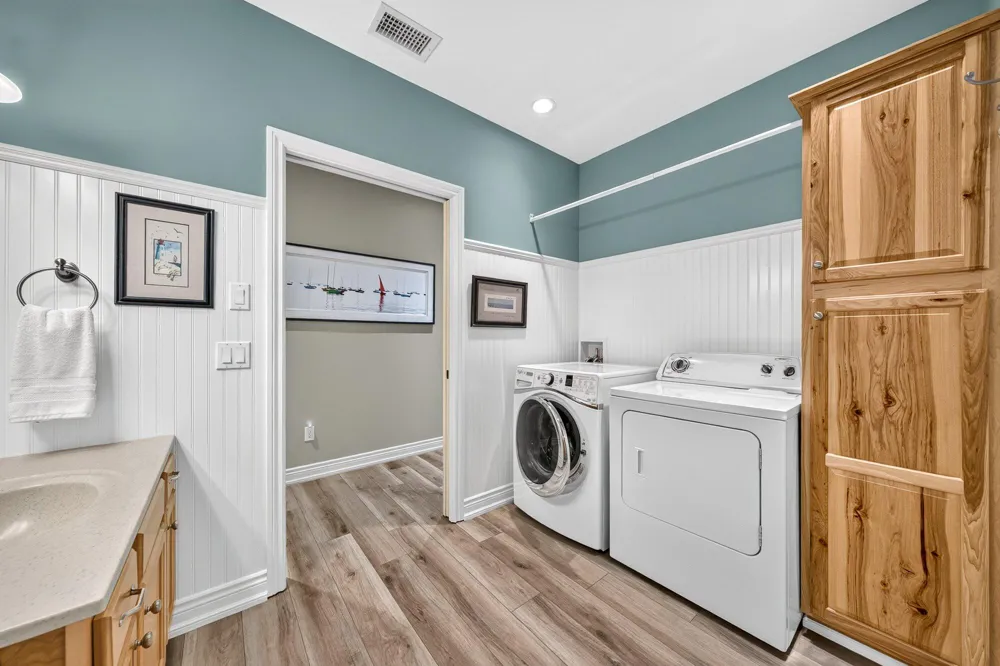7705 S Indian Lake Drive Brady Township, MI 49097