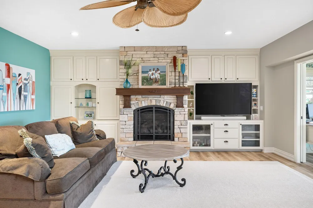 7705 S Indian Lake Drive Brady Township, MI 49097