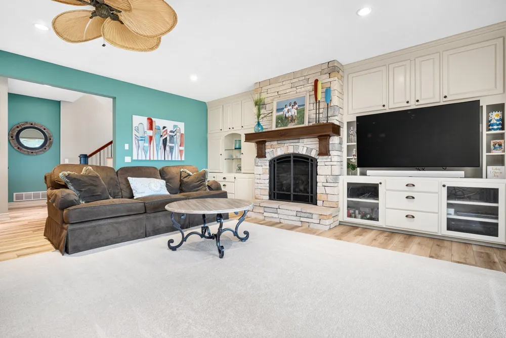 7705 S Indian Lake Drive Brady Township, MI 49097