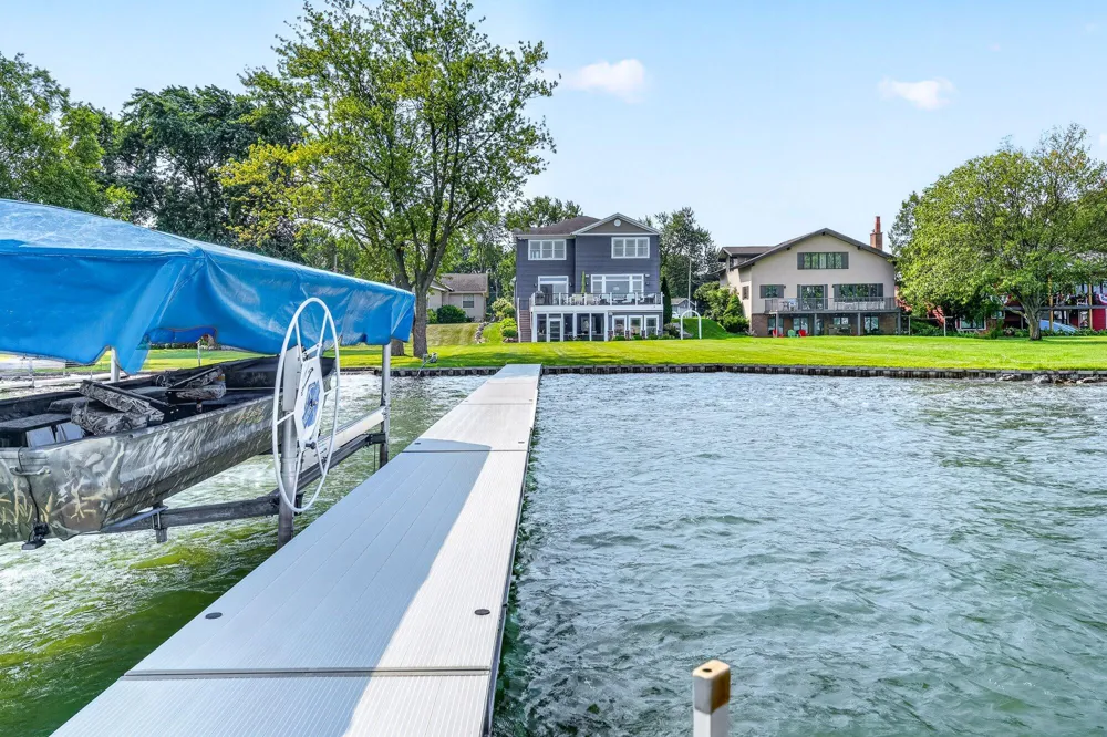 7705 S Indian Lake Drive Brady Township, MI 49097