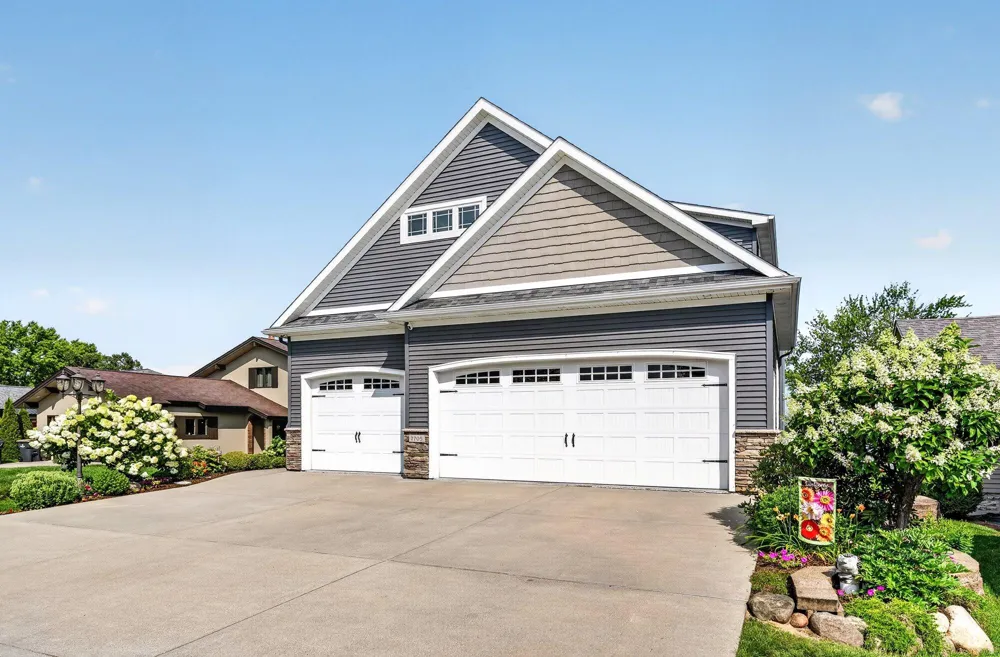 7705 S Indian Lake Drive Brady Township, MI 49097
