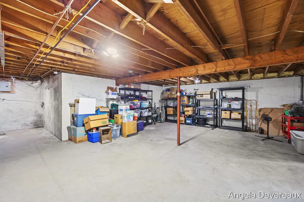 2637 17 Mile Road Tyrone Township, MI 49330