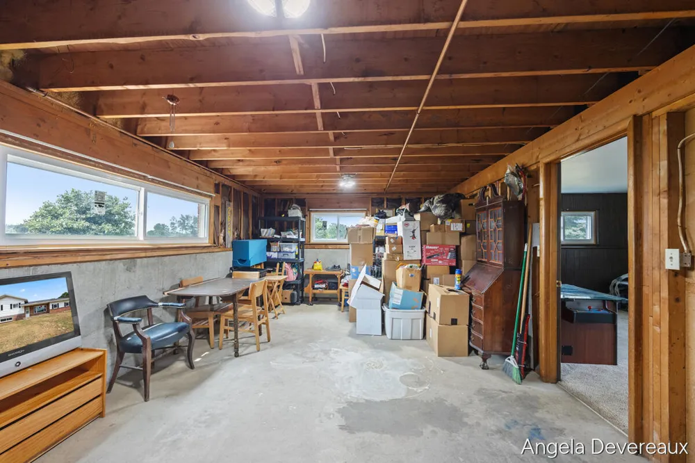 2637 17 Mile Road Tyrone Township, MI 49330