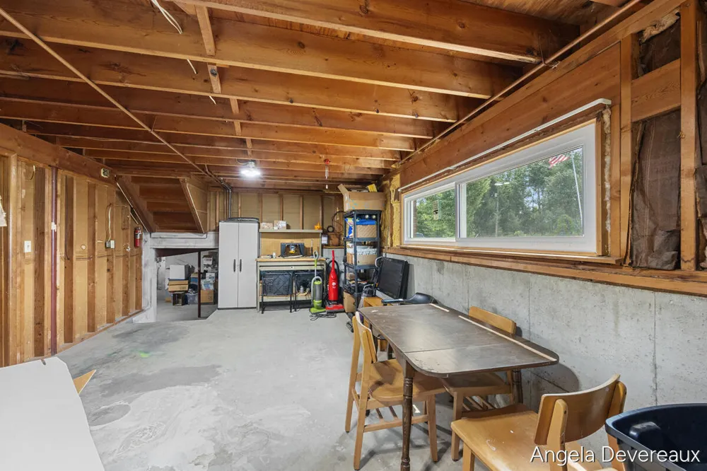 2637 17 Mile Road Tyrone Township, MI 49330