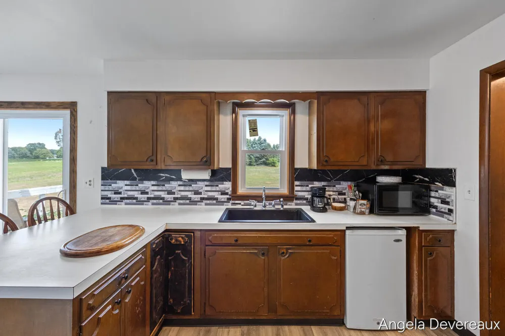 2637 17 Mile Road Tyrone Township, MI 49330