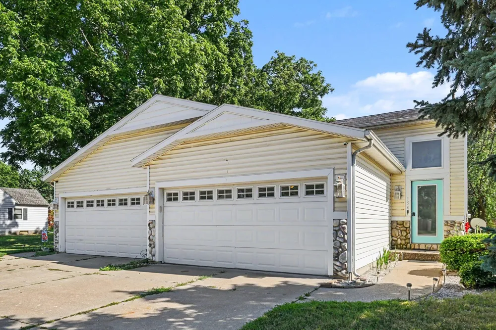 154 W 32nd Street Holland City, MI 49423