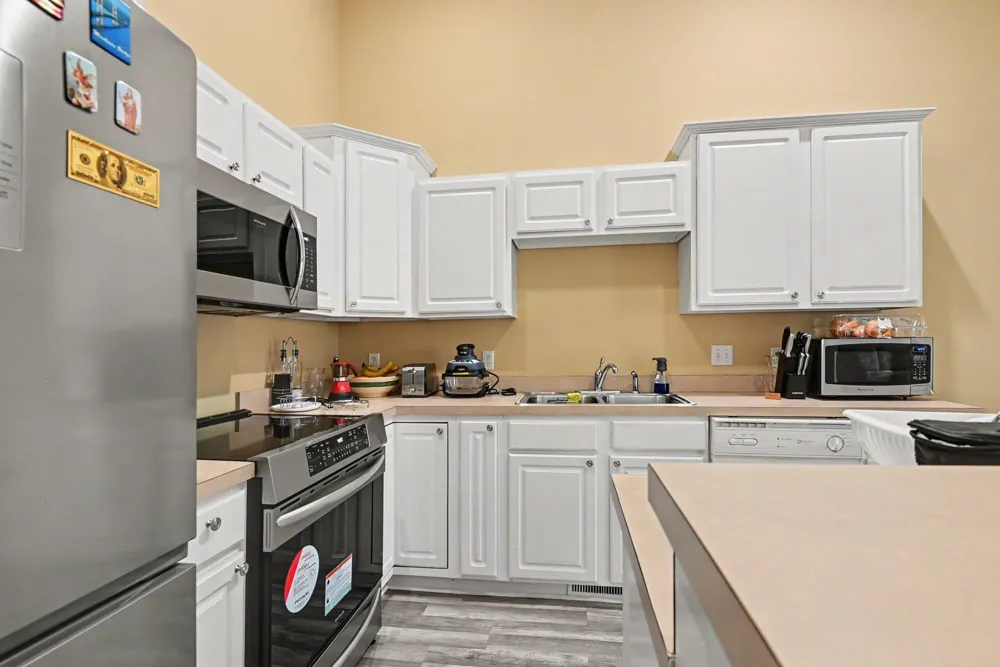 154 W 32nd Street Holland City, MI 49423