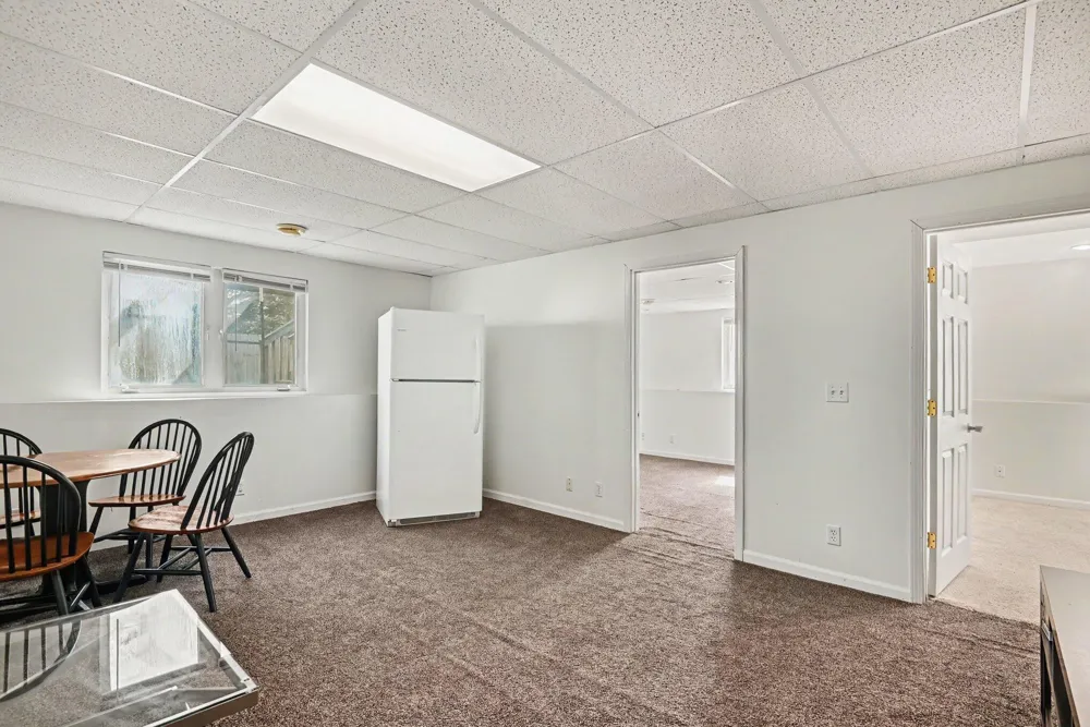 154 W 32nd Street Holland City, MI 49423