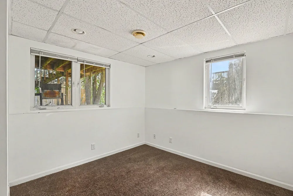 154 W 32nd Street Holland City, MI 49423