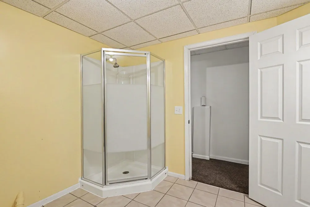 154 W 32nd Street Holland City, MI 49423