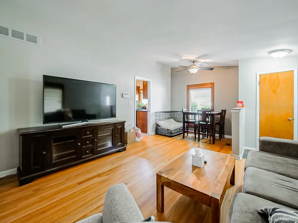2681 Emeline Street Trenton City, MI 48183