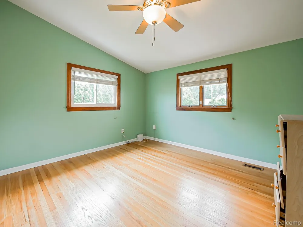 2681 Emeline Street Trenton City, MI 48183