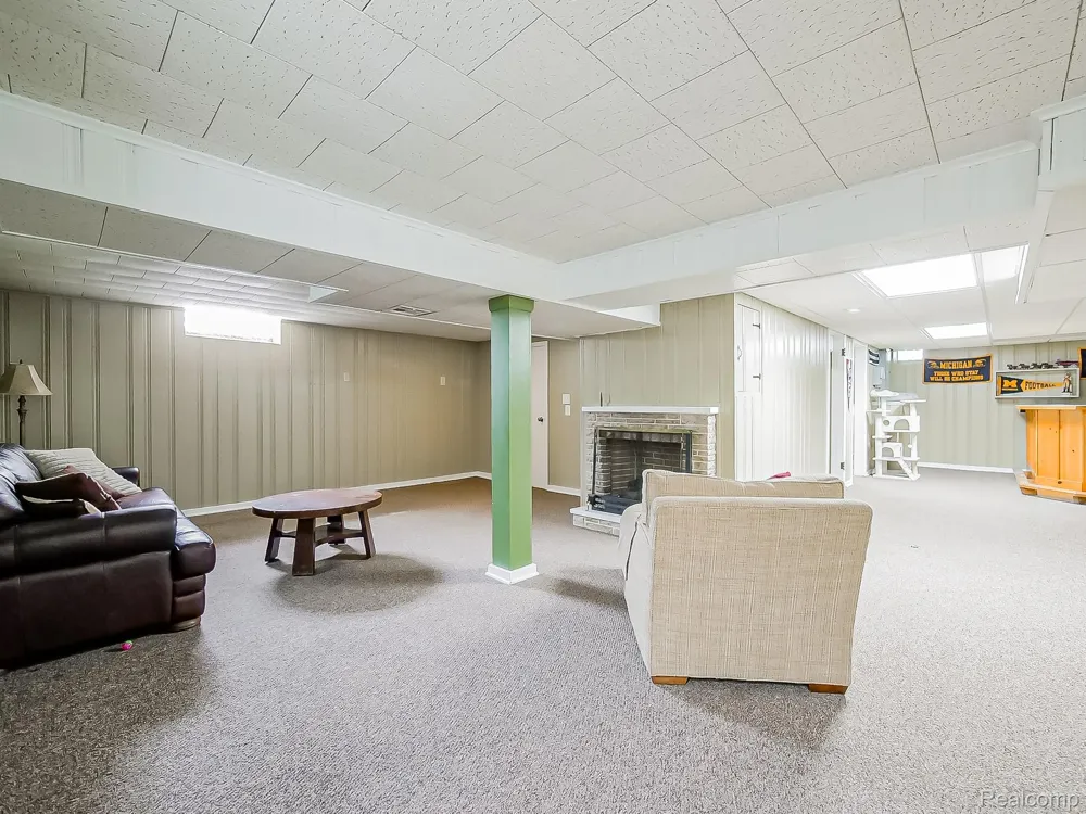2681 Emeline Street Trenton City, MI 48183