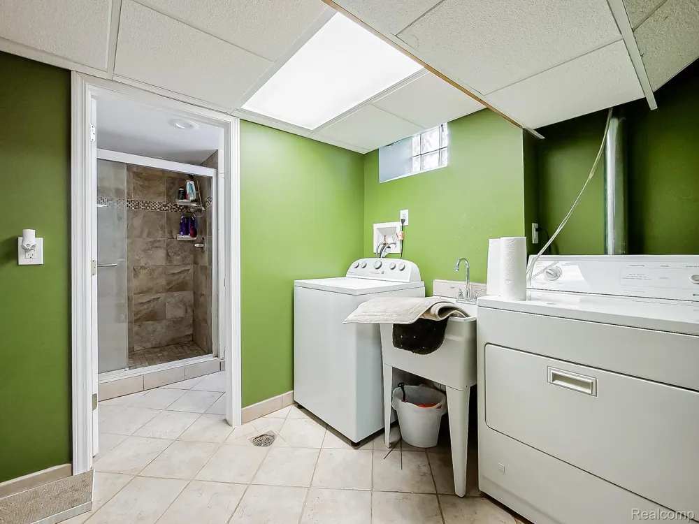 2681 Emeline Street Trenton City, MI 48183