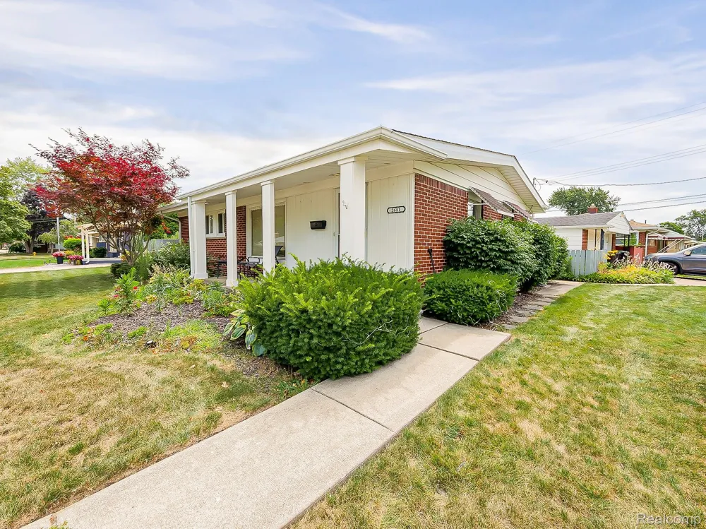 2681 Emeline Street Trenton City, MI 48183