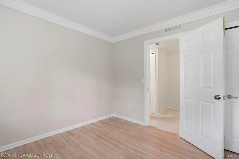 1499 Mariner Drive Walled Lake City, MI 48390