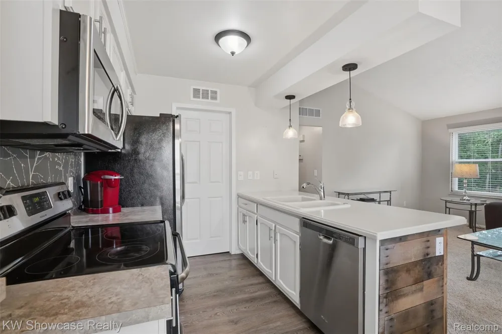 1499 Mariner Drive Walled Lake City, MI 48390
