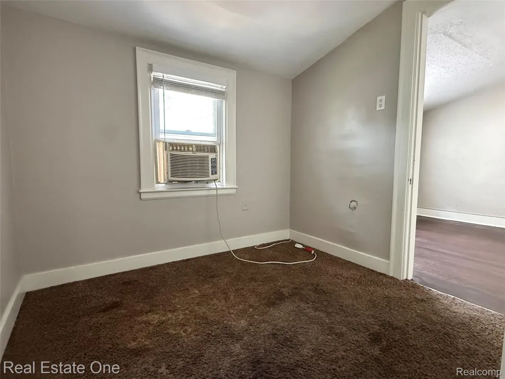264 E Woodland Street Ferndale City, MI 48220
