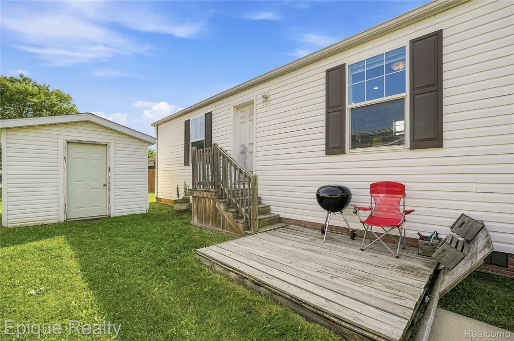 15346 Enchante Clinton Charter Township, MI 48038