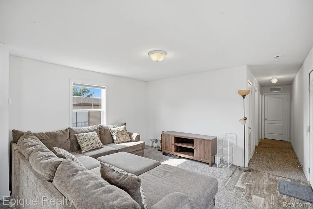 15346 Enchante Clinton Charter Township, MI 48038