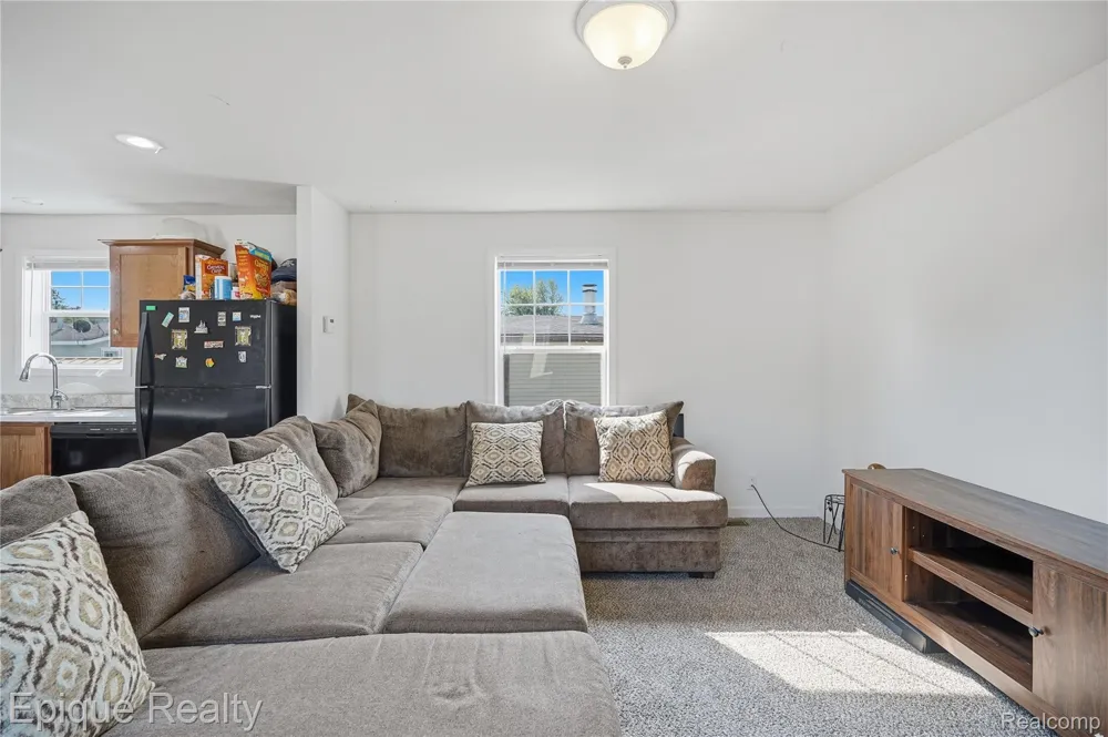 15346 Enchante Clinton Charter Township, MI 48038