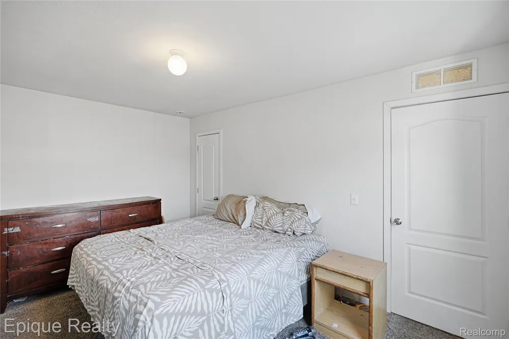 15346 Enchante Clinton Charter Township, MI 48038